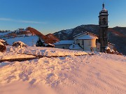 Miragoli con Monte Castello (1089 m), innevati e baciati dal sole-22nov25 - FOTOGALLERY